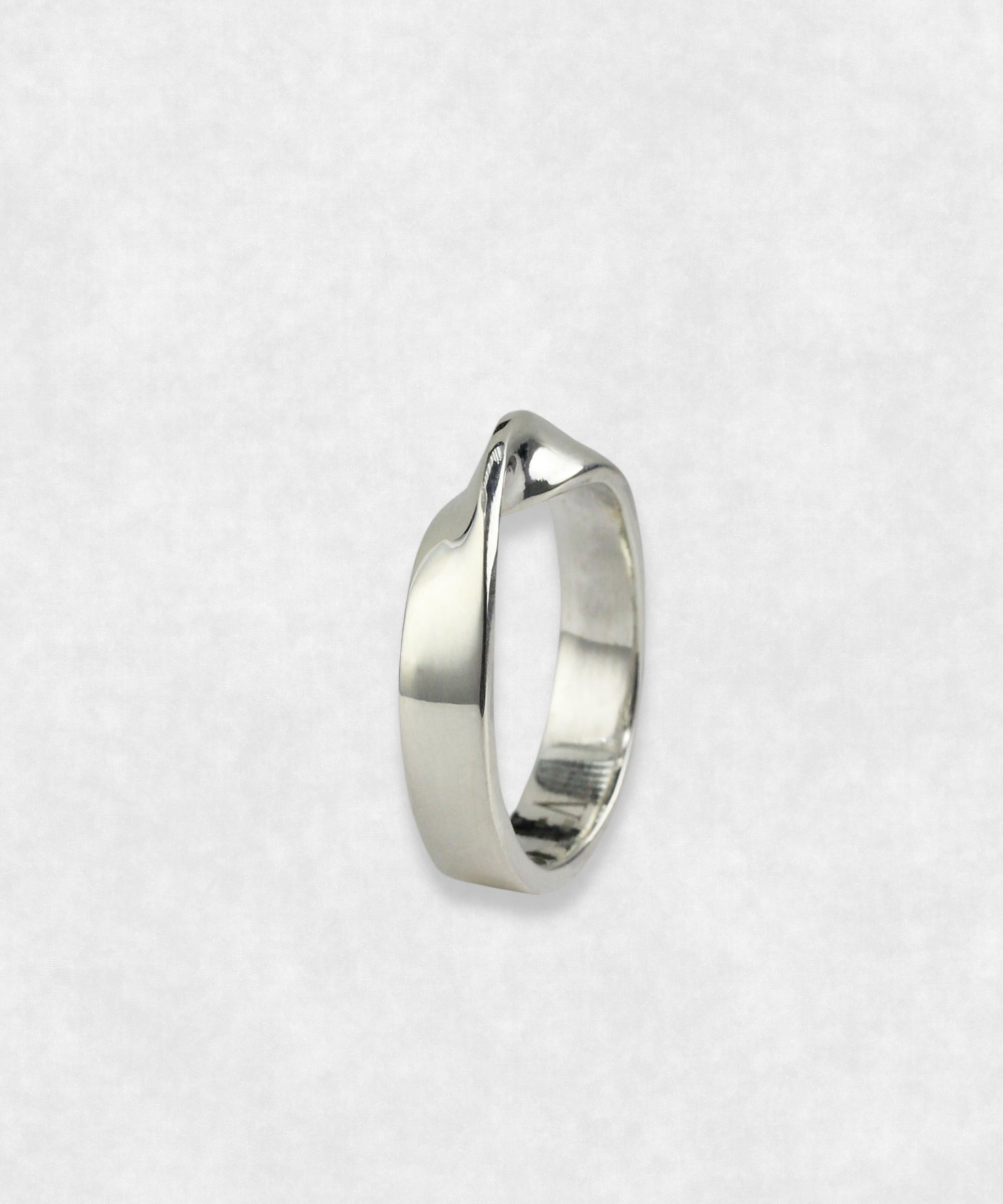 The Twist Maison Davis Silver Ring