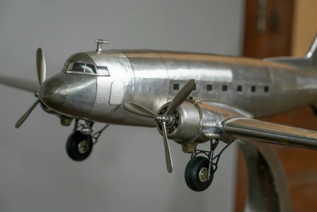 DAKOTA DC3 FRONT SIDE VIEW